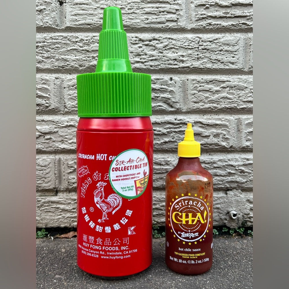 Huy Fong Sriracha Hot Chili Sauce Novelty Tin